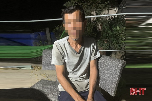 Công an xã giúp người có tiền sử bệnh tâm thần đi lạc tìm người thân