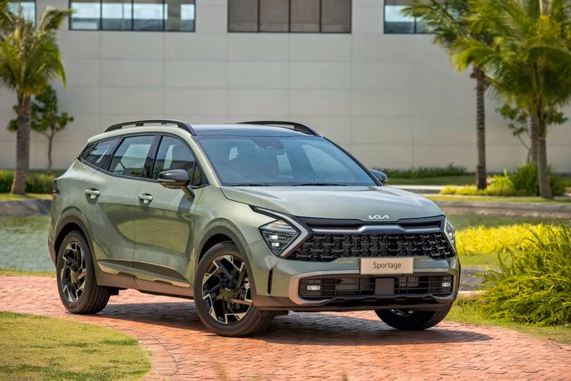 Những mẫu ôtô mới chào khách Việt tháng 6