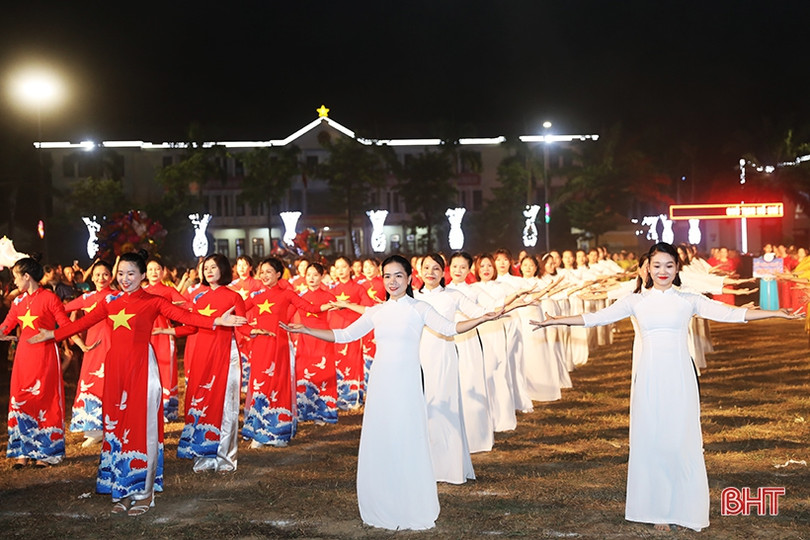 Hội Phụ nữ xã Kỳ Hoa giành giải xuất sắc Hội thi bước nhảy dân vũ TX Kỳ Anh