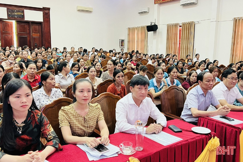 Hương Sơn trao giải hội thi hát ru và dân vũ thể thao 