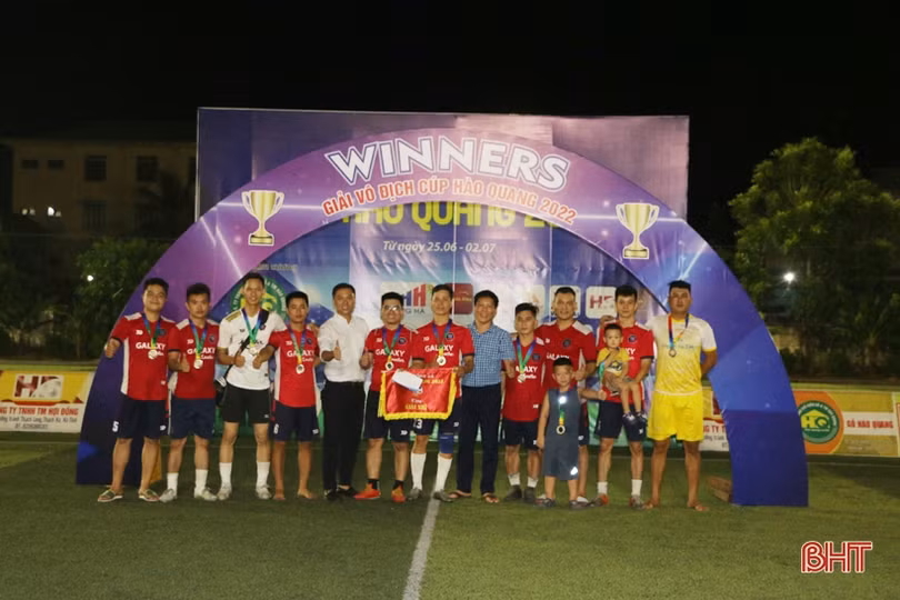 FC Bệnh viện TP Hà Tĩnh vô địch giải bóng đá nam tranh cúp Hào Quang 2022