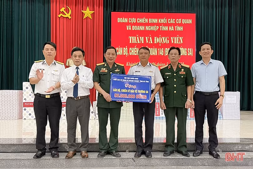 Phát huy truyền thống Bộ đội Cụ Hồ, góp phần thực hiện thắng lợi nghị quyết đại hội Đảng các cấp