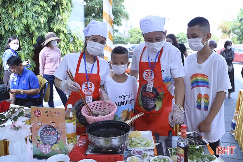 Hội Phụ nữ xã Kỳ Hoa giành giải xuất sắc Hội thi bước nhảy dân vũ TX Kỳ Anh