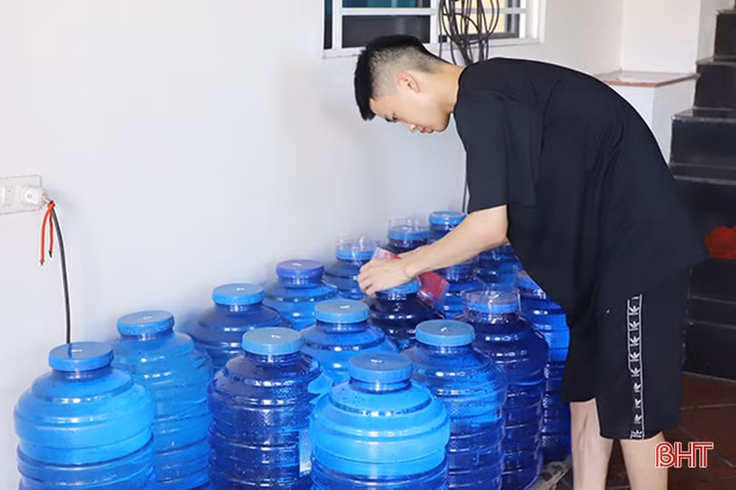 Cơ sở nước uống đóng chai ở Hà Tĩnh “ăn nên làm ra” mùa nắng nóng