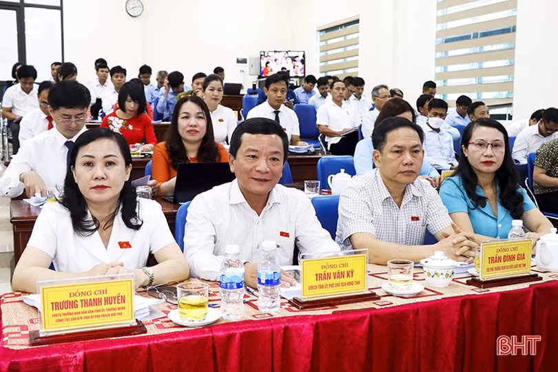 HĐND huyện Đức Thọ xem xét nhiều nội dung quan trọng