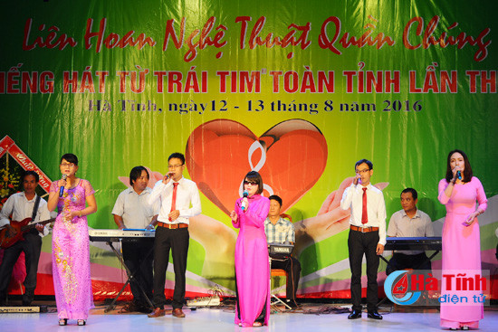 sau lang dem lien hoan nghe thuat tieng hat tu trai tim