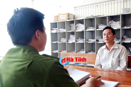 2 doi tuong thay nhau ham hiep thieu nu 15 tuoi