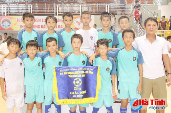 cam xuyen vo dich bong da nhi dong toan tinh