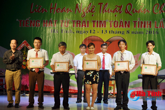 sau lang dem lien hoan nghe thuat tieng hat tu trai tim