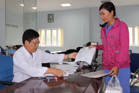 nguoi bi benh hiem ngheo thuoc doi tuong duoc giam tru gia canh