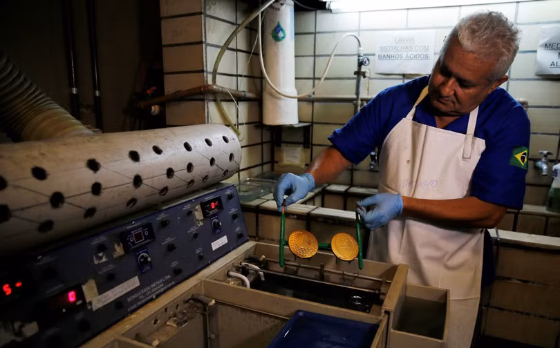 huy chuong vang olympic rio 2016 duoc san xuat nhu the nao