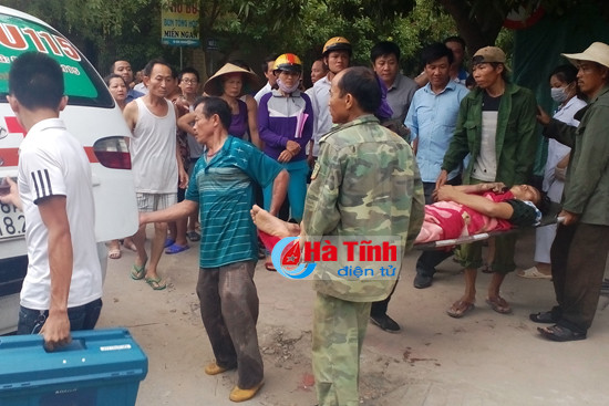 toi thep do be tong mai nha mot cong nhan bi dien giat