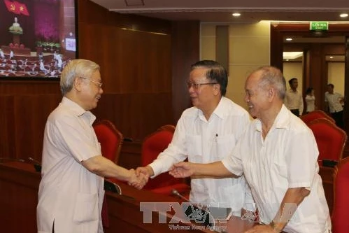 ban bi thu trung uong dang gap mat can bo cap cao nghi huu