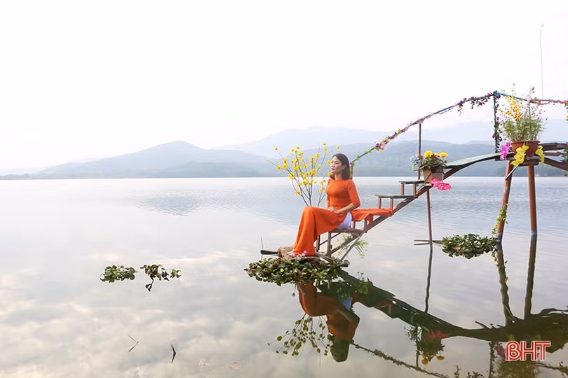 Phụ nữ Hà Tĩnh háo hức hưởng ứng “Tuần lễ Áo dài”