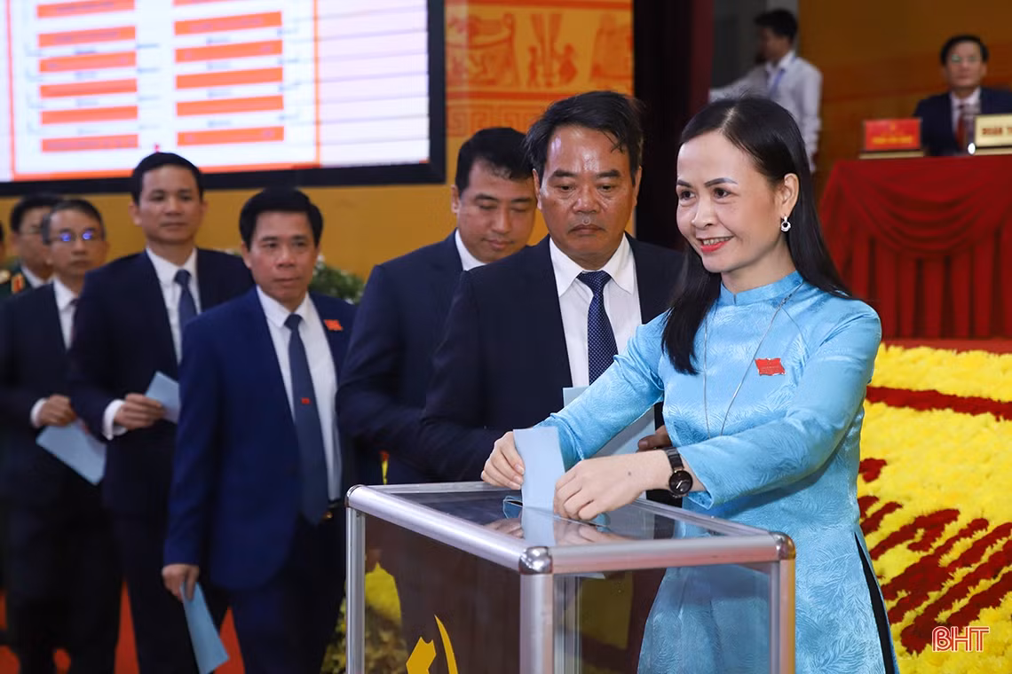 Toàn cảnh Đại hội Đảng bộ Hà Tĩnh lần thứ XIX, nhiệm kỳ 2020 - 2025