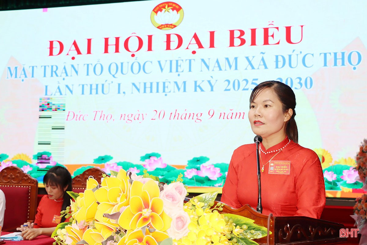Phó Chủ tịch Thường trực Ủy ban MTTQ xã Đức Thọ Nguyễn Thị Hoan báo cáo tại đại hội. bqbht_br_6.jpg