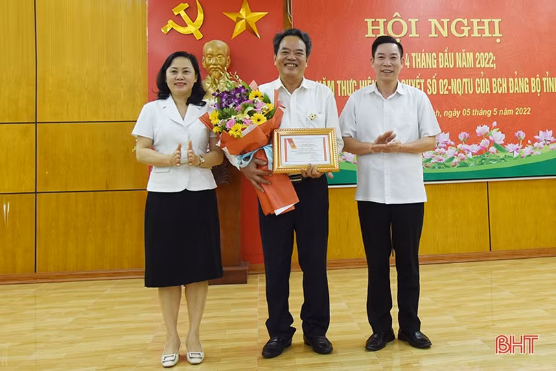 Phát huy vai trò của người đứng đầu trong thực hiện quy chế dân chủ cơ sở