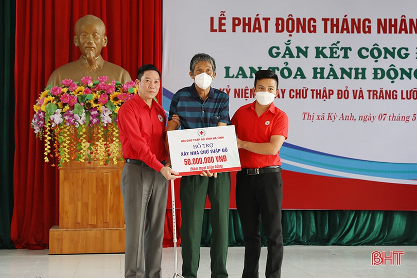 Phát động Tháng Nhân đạo năm 2022, kêu gọi mọi người gắn kết với nhau bằng những việc làm tử tế