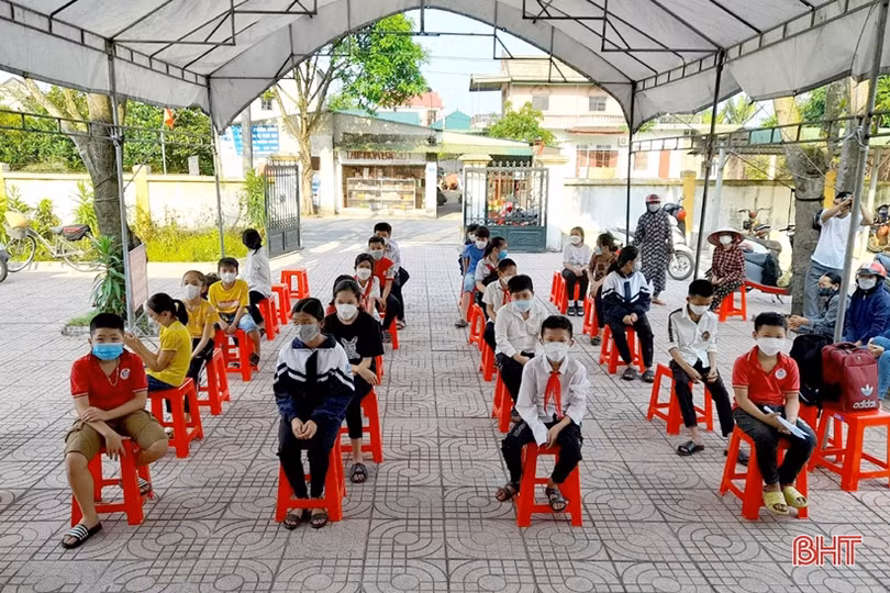 Tiêm phòng COVID-19 cho trẻ: Hà Tĩnh hạ dần độ tuổi