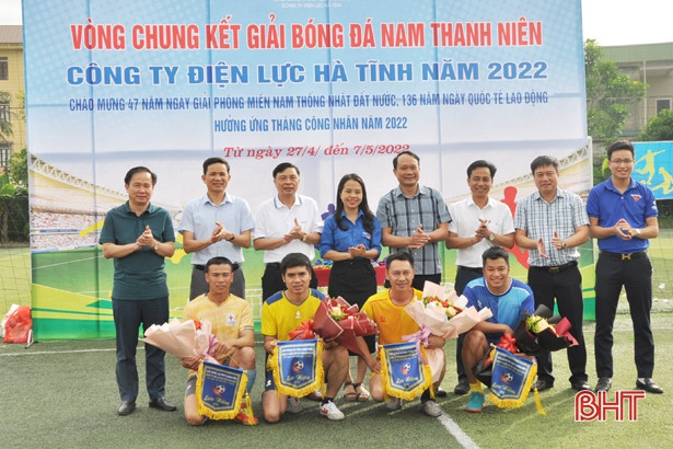 Hấp dẫn Giải bóng đá nam Công ty Điện lực Hà Tĩnh
