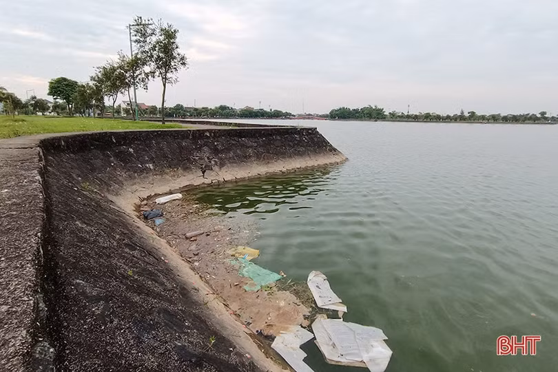 Những hình ảnh chưa đẹp ở công viên trung tâm TP Hà Tĩnh