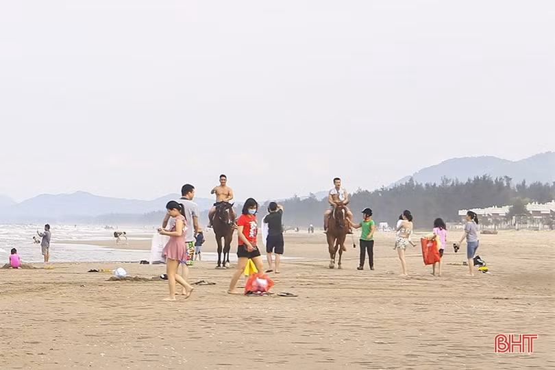 Hà Tĩnh đón gần 9,7 vạn lượt khách trong kỳ nghỉ lễ 30/4 và 1/5