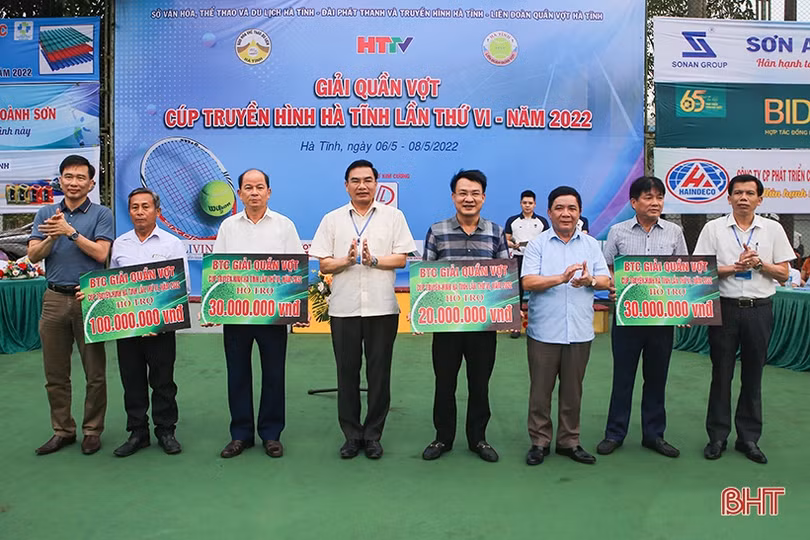 Giải Quần vợt Cúp Truyền hình Hà Tĩnh lần thứ VI vinh danh các tay vợt xuất sắc