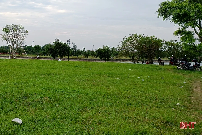 Những hình ảnh chưa đẹp ở công viên trung tâm TP Hà Tĩnh