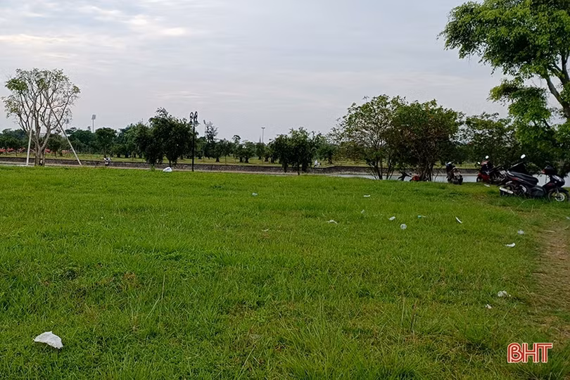 Những hình ảnh chưa đẹp ở công viên trung tâm TP Hà Tĩnh