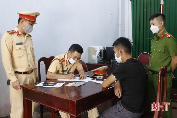 Tài xế người Bắc Ninh “chơi” ma túy trước khi chạy xe qua Hà Tĩnh