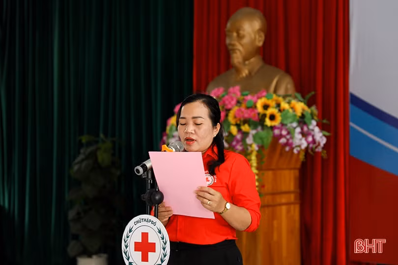 Phát động Tháng Nhân đạo năm 2022, kêu gọi mọi người gắn kết với nhau bằng những việc làm tử tế