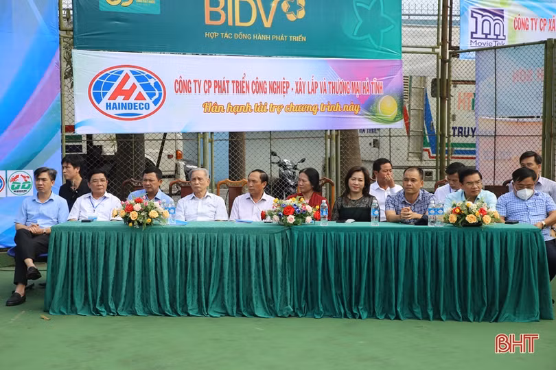 260 vận động viên tranh tài Giải quần vợt Cúp Truyền hình Hà Tĩnh lần thứ VI