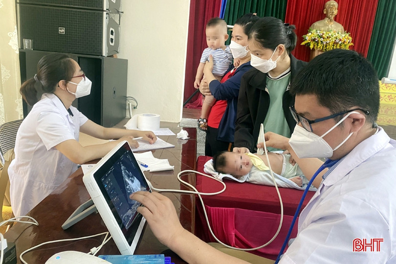 Khám sàng lọc cho trẻ em bị các bệnh về tim, sứt môi, hở vòm miệng và dị tật vận động 