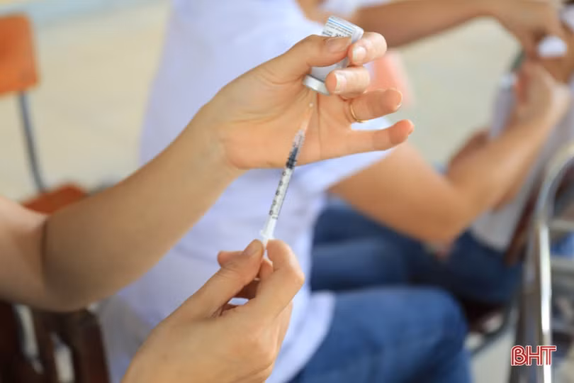 Tiêm phòng COVID-19 cho trẻ: Hà Tĩnh hạ dần độ tuổi