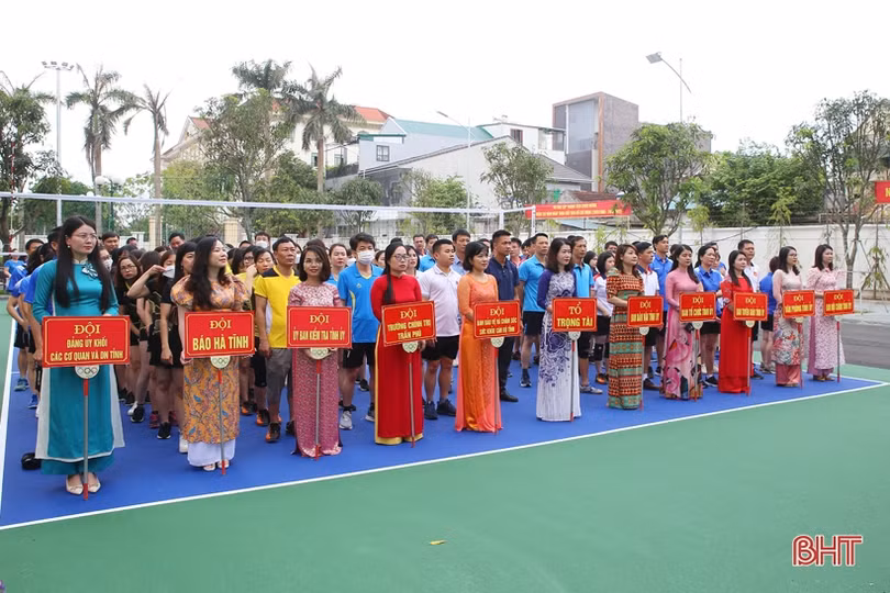 Hơn 180 VĐV tranh tài Giải Bóng chuyền khối các cơ quan Đảng