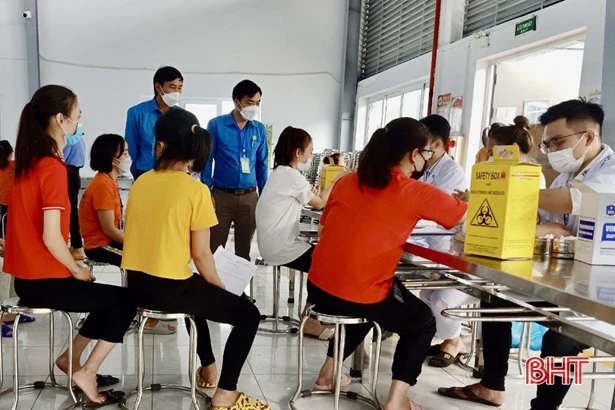 Các doanh nghiệp Hà Tĩnh tổ chức khám sức khỏe cho người lao động