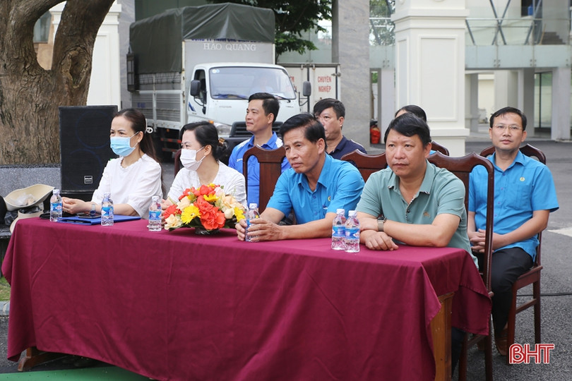 Hơn 180 VĐV tranh tài Giải Bóng chuyền khối các cơ quan Đảng