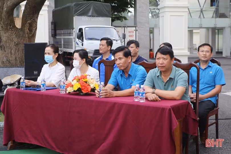 Hơn 180 VĐV tranh tài Giải Bóng chuyền khối các cơ quan Đảng