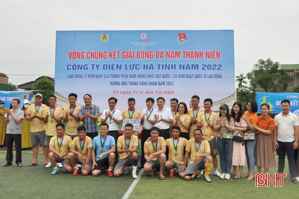 Hấp dẫn Giải bóng đá nam Công ty Điện lực Hà Tĩnh