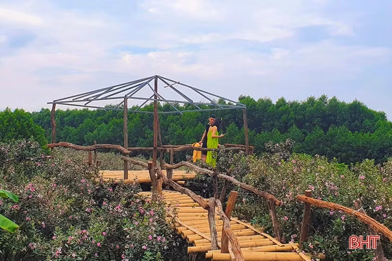 Thời tiết không thuận, các khu du lịch sinh thái Hà Tĩnh vẫn hút khách kỳ nghỉ lễ