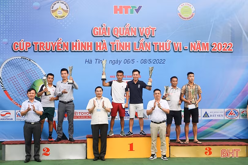 Giải Quần vợt Cúp Truyền hình Hà Tĩnh lần thứ VI vinh danh các tay vợt xuất sắc