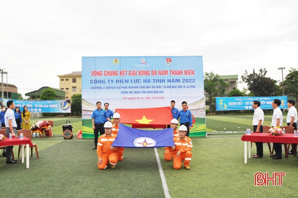 Hấp dẫn Giải bóng đá nam Công ty Điện lực Hà Tĩnh