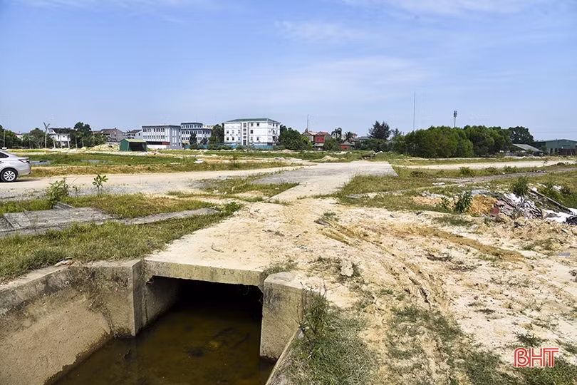 Cần sớm bàn giao mặt bằng thi công tuyến đường Lê Duẩn kéo dài