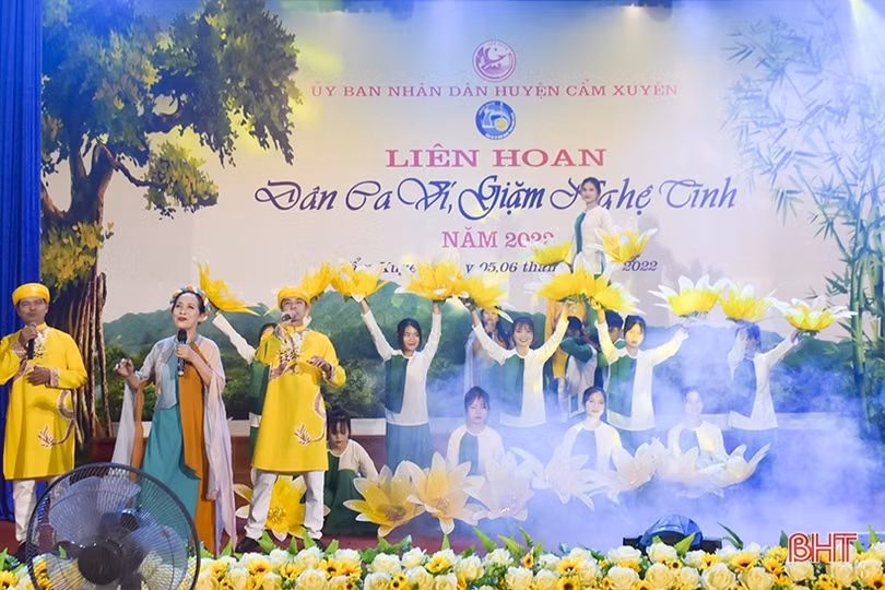 Ấn tượng Liên hoan dân ca ví, giặm Nghệ Tĩnh huyện Cẩm Xuyên năm 2022