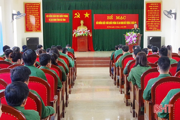 Bế mạc lớp bồi dưỡng kiến thức QP - AN cho 91 cán bộ, công chức