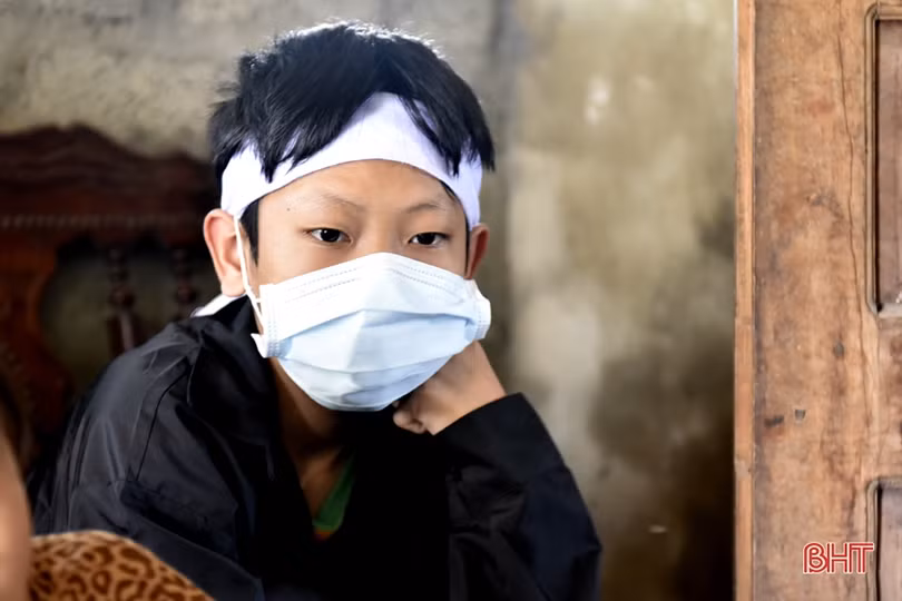 MS2209: Đột ngột mất cả cha và mẹ, cậu học sinh mồ côi rơi vào bế tắc