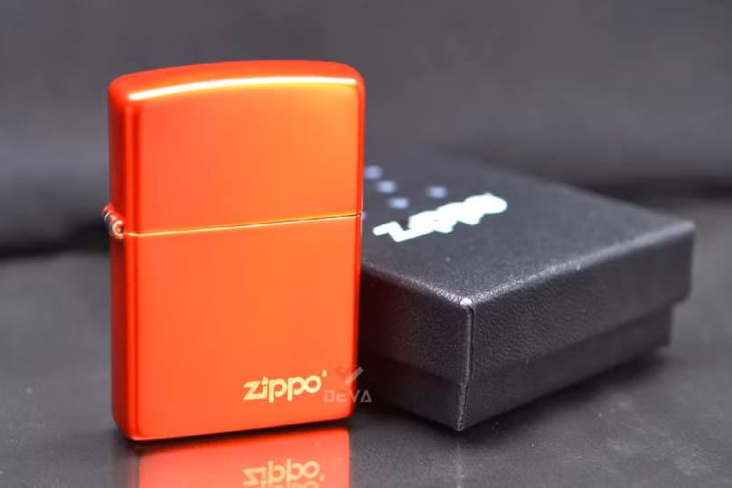 Những vật dụng không nên để trong cốp xe máy