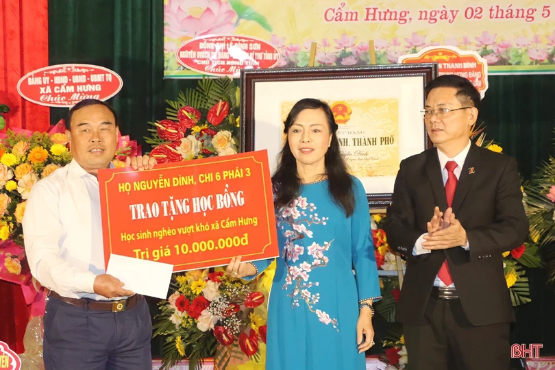 Nhà thờ họ Nguyễn Đình ở Cẩm Xuyên đón nhận bằng xếp hạng di tích lịch sử - văn hóa