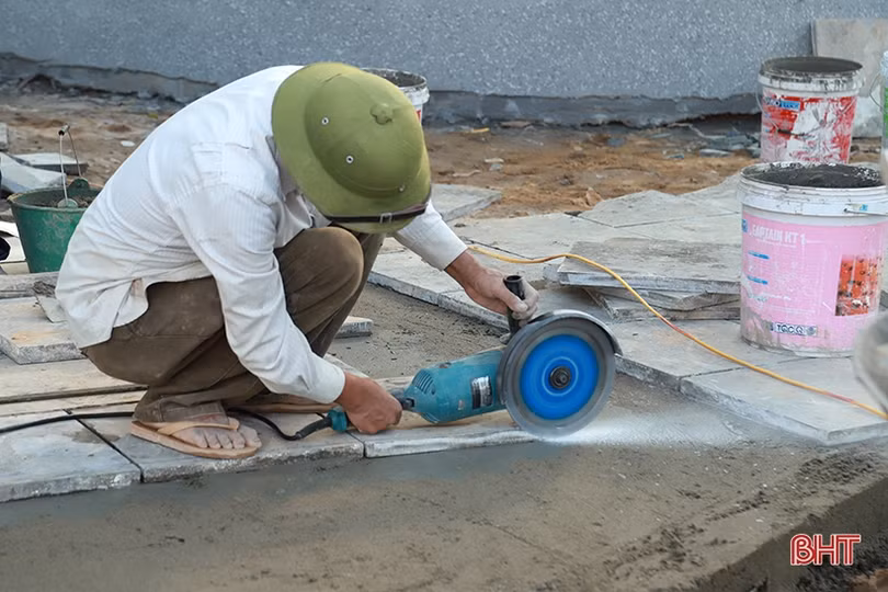 Khẩn trương hoàn thành các công trình mừng kỷ niệm 65 năm Ngày Bác Hồ về thăm Hà Tĩnh