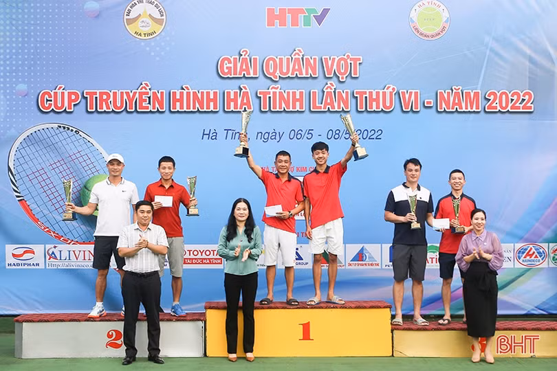 Giải Quần vợt Cúp Truyền hình Hà Tĩnh lần thứ VI vinh danh các tay vợt xuất sắc